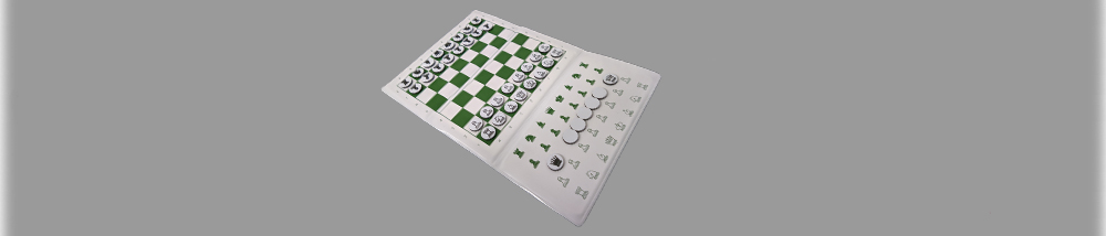 Magnetic pocket chessboard