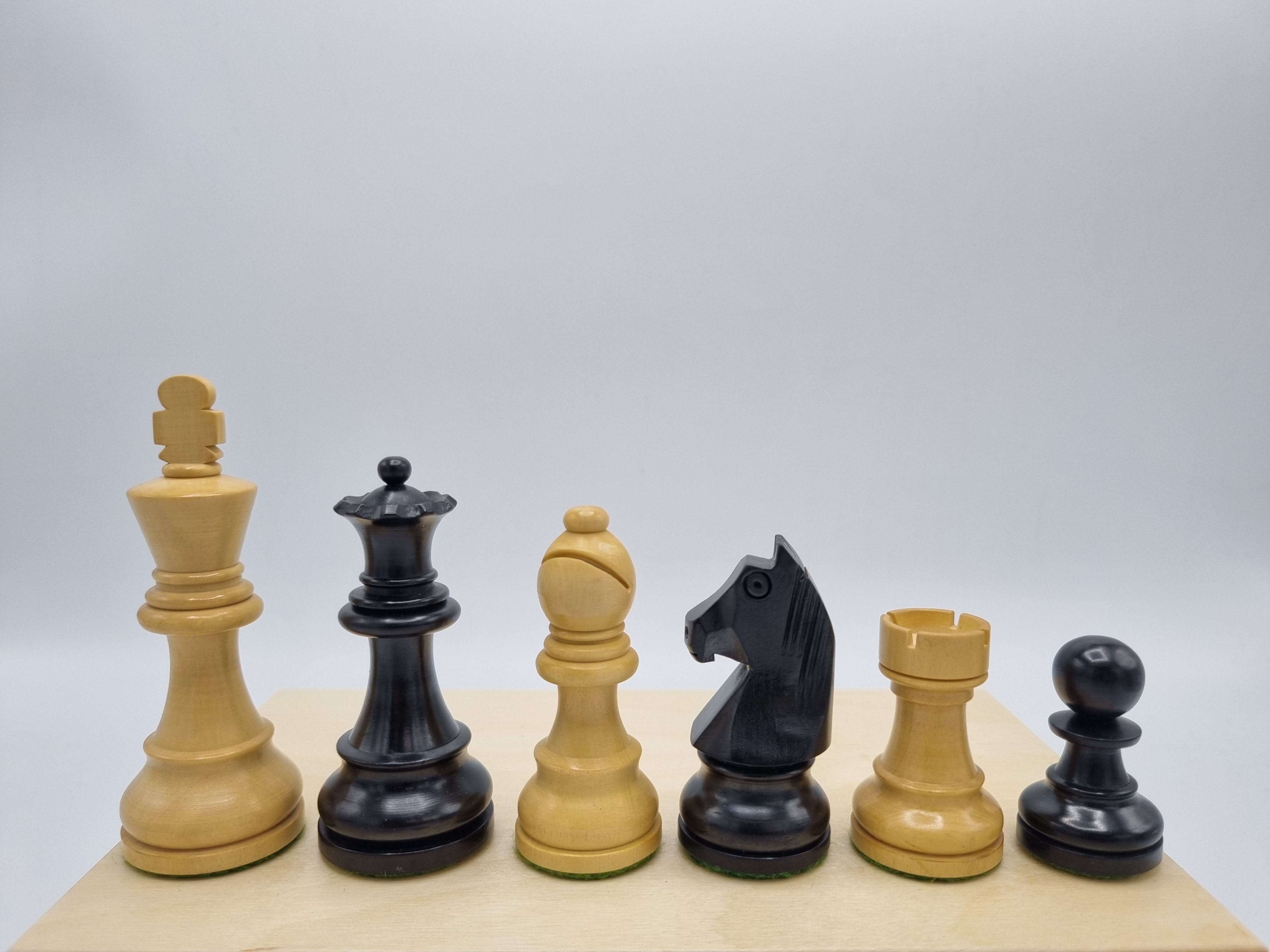 Klassieke schaakstukken Staunton 5 - Zwart of Bruin