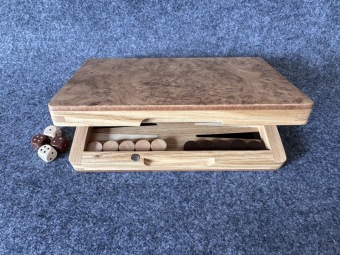Backgammon reiscassette, Rozeneik