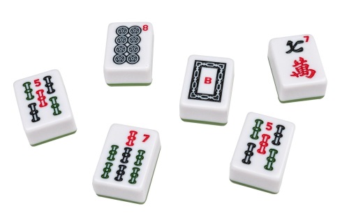 Mahjong in houten kist
