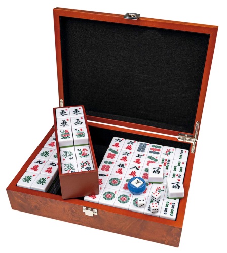 Mahjong in houten kist