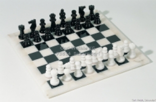 Chess set alabaster white and black