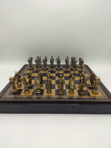 Metal chess pieces silver/gold king Arthur