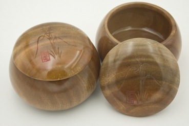 K102 Mulberry Bowls Shiny