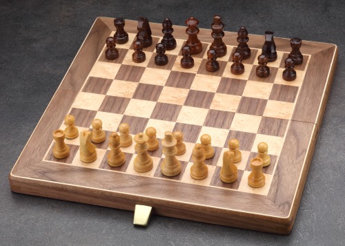 Luxury magnetic chess Walnut / Ahorn - 25 mm